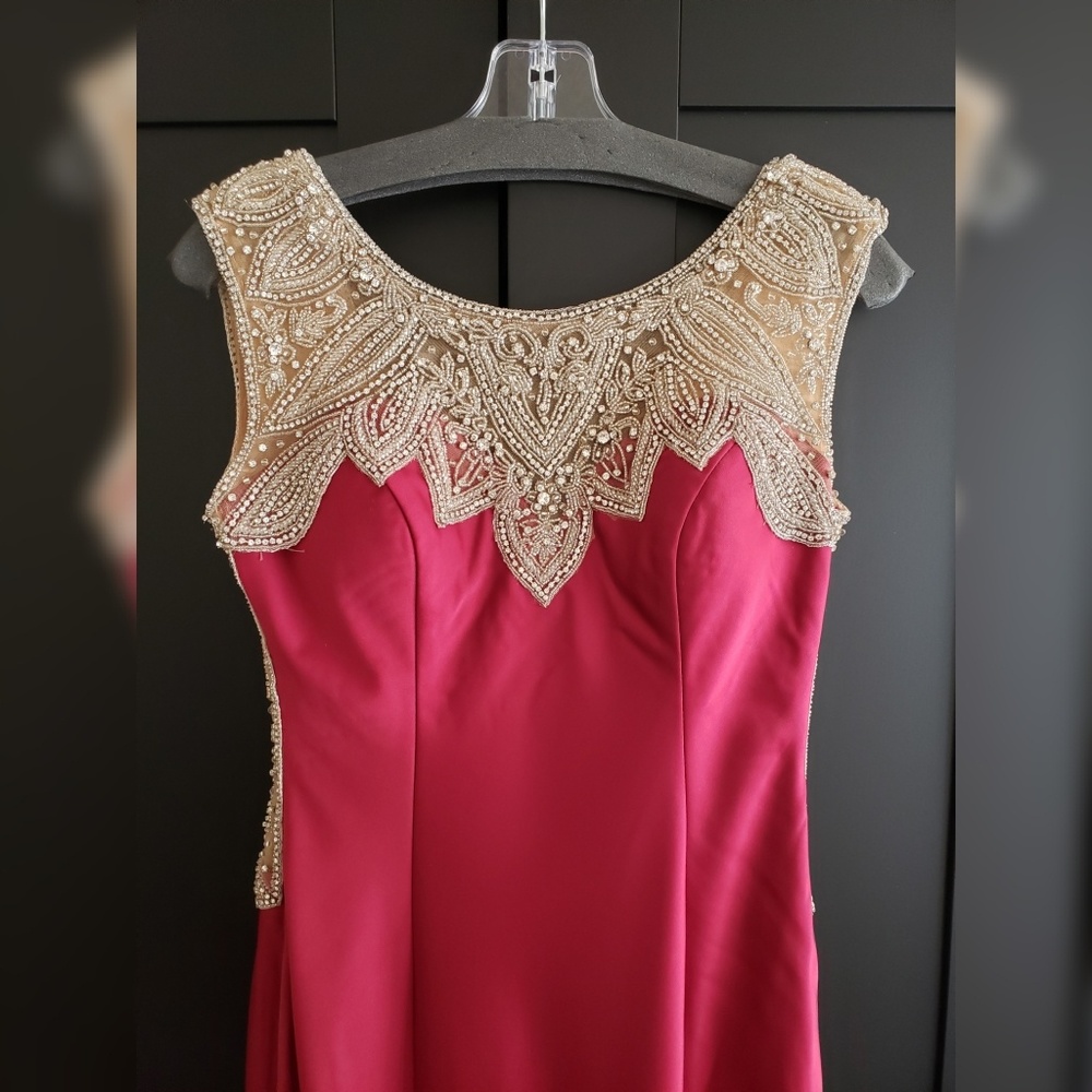 Elegant Evening Maxi Dress - Picture 2 of 7